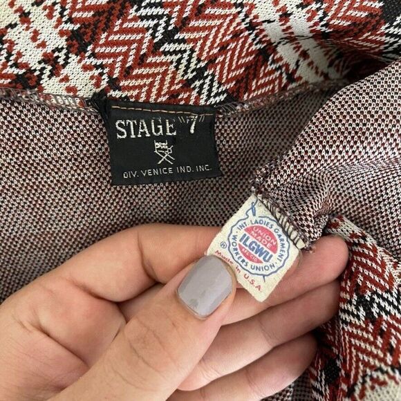 Vintage 1970s Women's Retro Collared Button Up Plaid Red Blue Long Sleeve Shirt - Picture 3 of 11